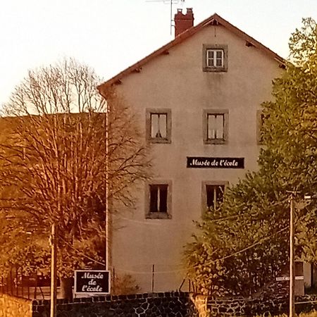 Gite Et Chambres D'Hotes Du Musee Ecole Le Monastier sur Gazeille Exterior photo